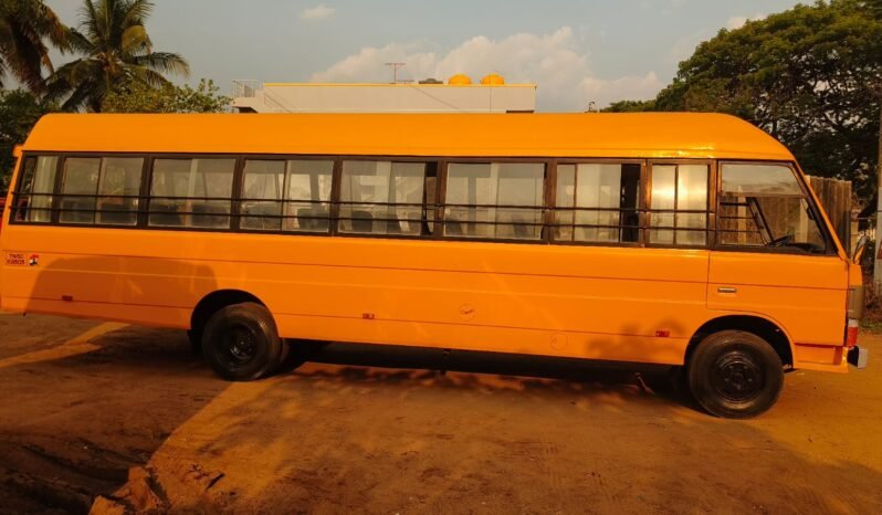 
								SWARAJ MAZDA BUS full									