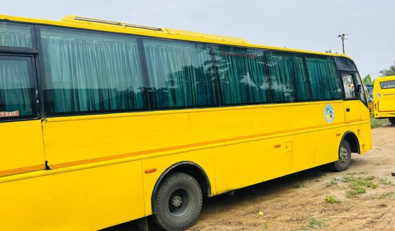 
								TATA LPT 912 BUS full									