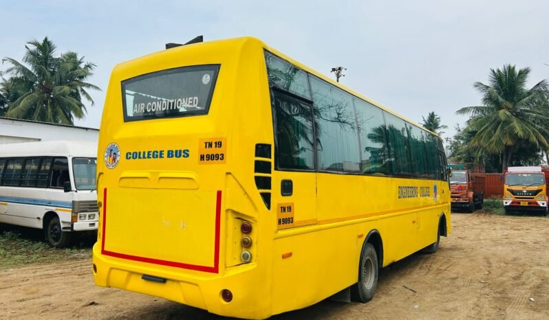
								TATA LPT 912 BUS full									