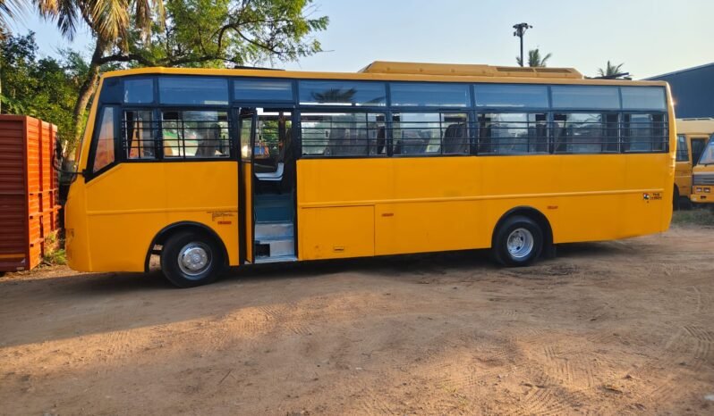 
								TATA LPT 912 BUS full									